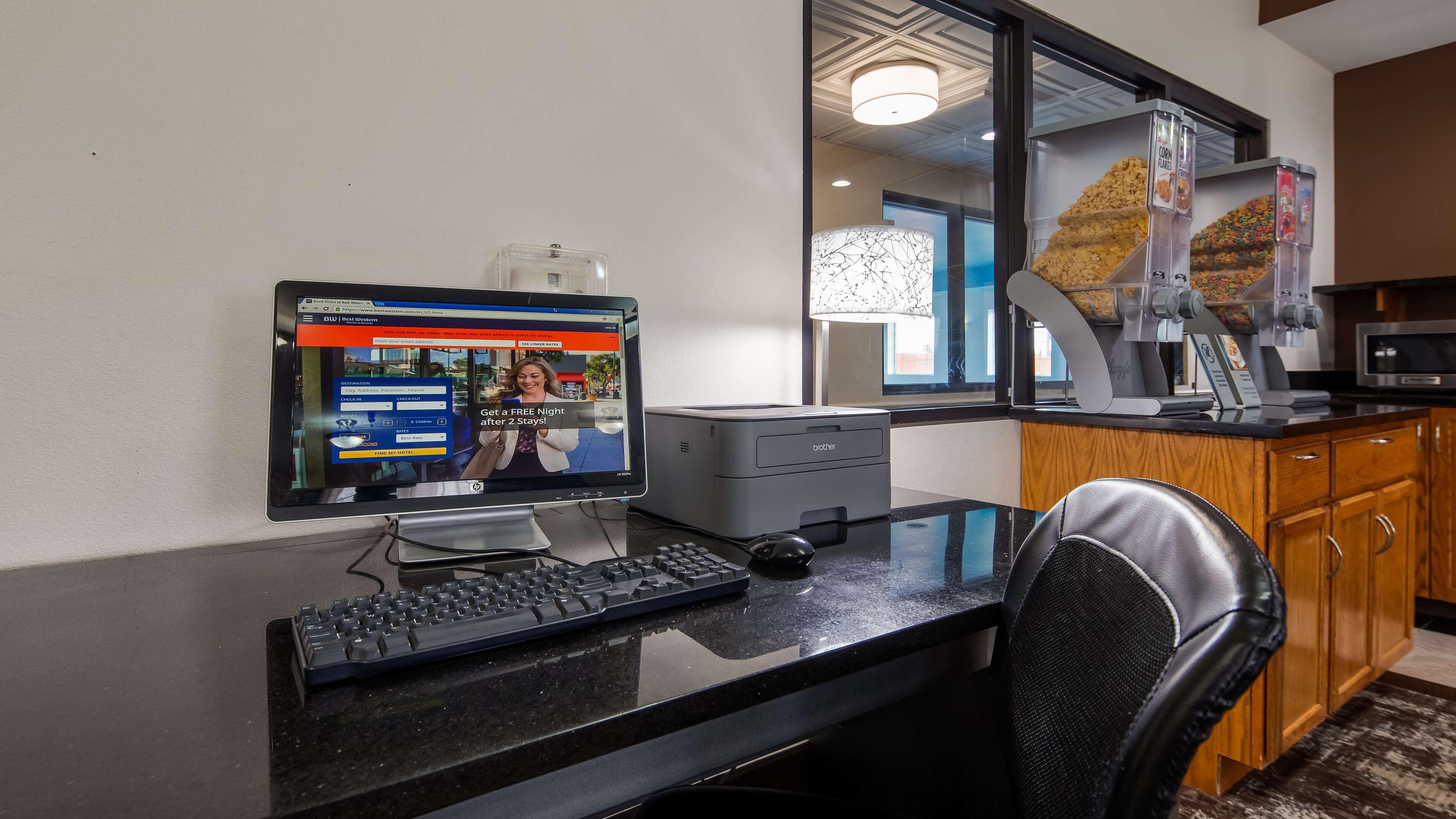 Best Western Plus Wakeeney Inn & Suites Eksteriør bilde